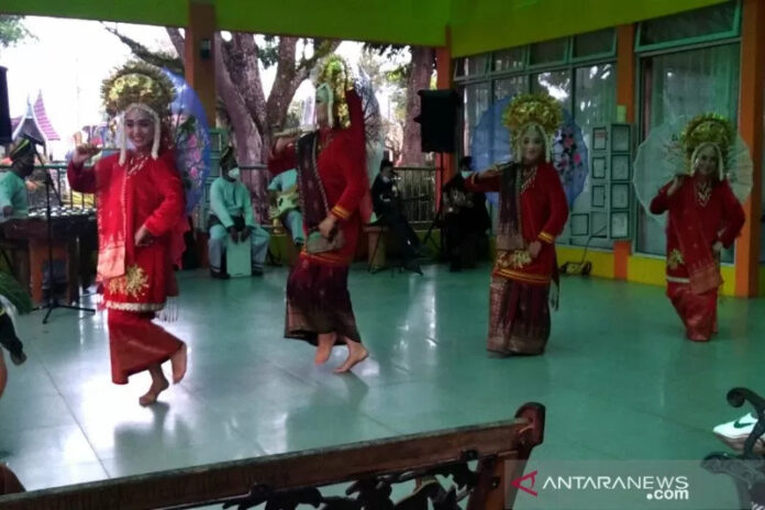 AnyConv.com__Sumbar siap jadi tuan rumah wisata MICE nasional 2021, Gubernur surati semua kementerian