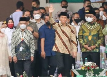 Presiden Joko Widodo Hadiri Pembukaan Muktamar Muhammadiyah “Aisiyah ke 48 di Stadion Manahan