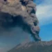 Gunung Raung Erupsi