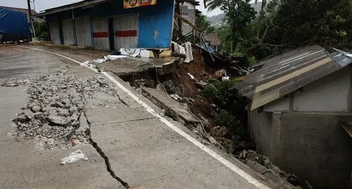 Pergerakan Tanah di Sukabumi