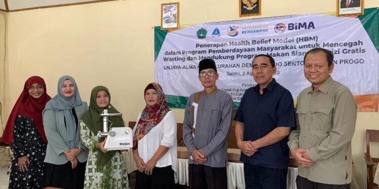 Pelatihan Inovasi Pangan Pembuatan Abon Daun Kelor, dan Jelly Drink Bayam di Kelurahan Demangrejo