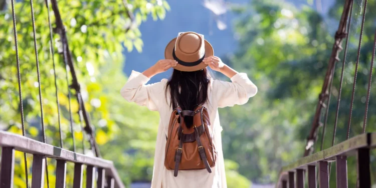 Tips Fashion untuk Traveling: Ringkas, Nyaman, dan Tetap Modis