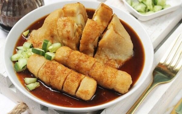 Pempek Palembang: Ikon Kuliner Sumatera Selatan