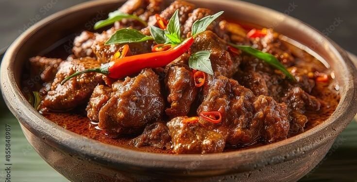 Rendang: Simbol Rempah dan Kebanggaan Kuliner Indonesia