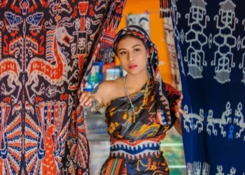 Tenun Ikat Sumba: Karya Seni yang Menjaga Tradisi