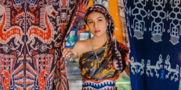 Tenun Ikat Sumba: Karya Seni yang Menjaga Tradisi